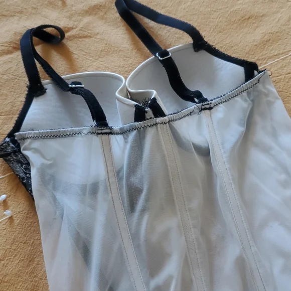 Corset top - Picture 3 of 3